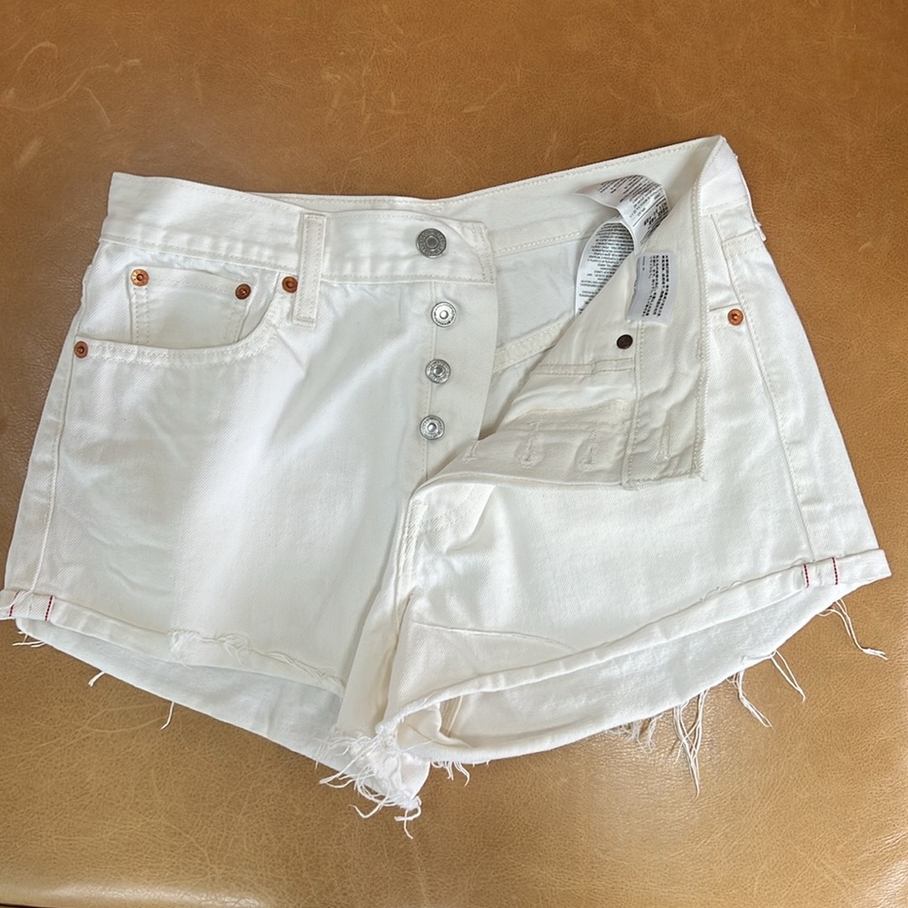 Levi’s Shorts - Picture 4 of 6